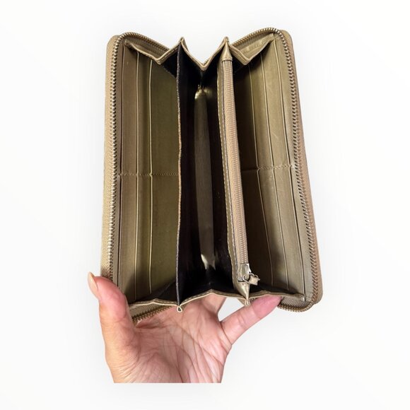 Gucci GG Imprime Metallic Gold Zip Around Wallet - Picture 8 of 8